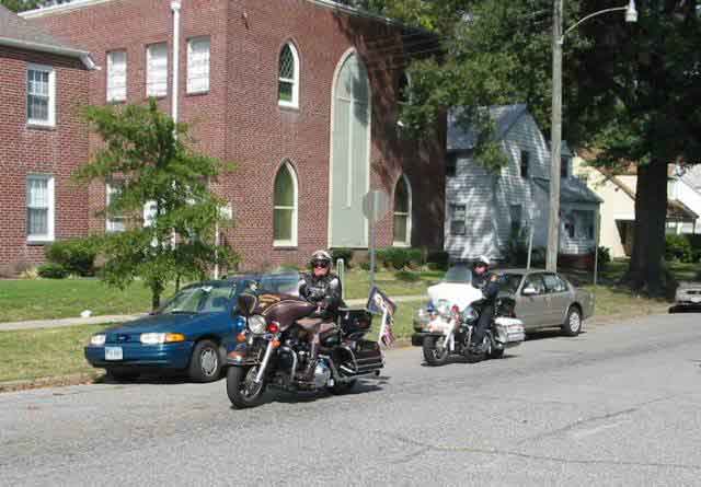 Bill Watson leads the Parade 2002